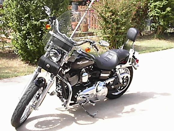 Another front view of the 2011 FXDC.