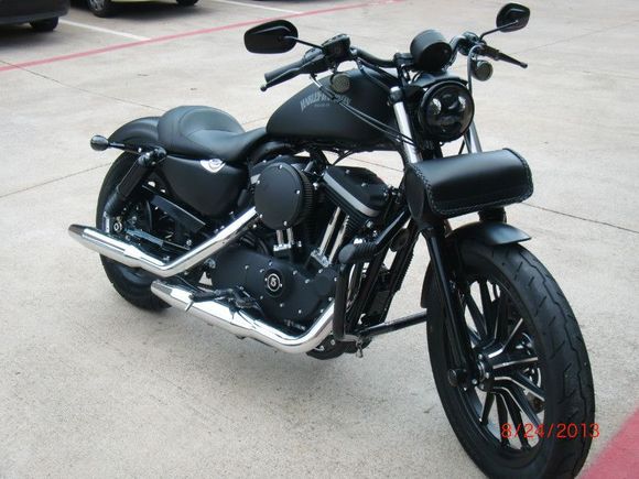 Arlen Ness Derby sucker intake.  Coil/ignition switch with wire tuck. Daymaker LED headlight