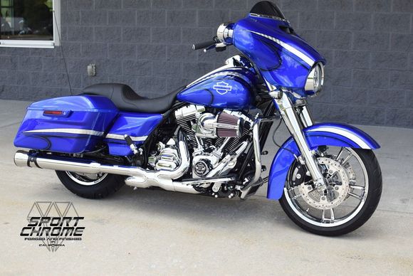 Street Glide with chrome enforcer wheels and discs