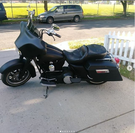 Finished picture of the Street Glide the day we got done. 