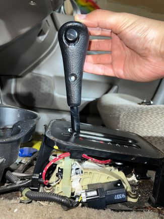 Set screw placement but not disengaging shift lock 