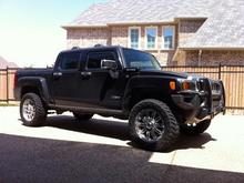 H3T after leveling kit and 33" Trail Grapplers. As it is currently.