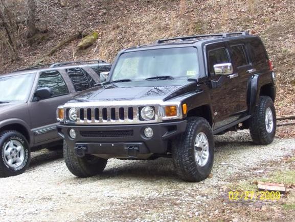 2006 H3, Adventure pkg, TVs in headrest.