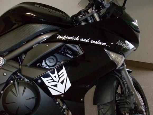 2009 Kawasaki Ninja 650R

Two Bros Exhaust
Power Commander V
Pazzo Shorty Levers
GiPro Gear Indicator
Blacked out windscreen
Fender Kit