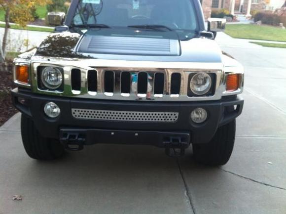 front view of lower bumper grille