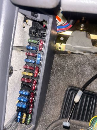 That’s the mut fuse at the top 