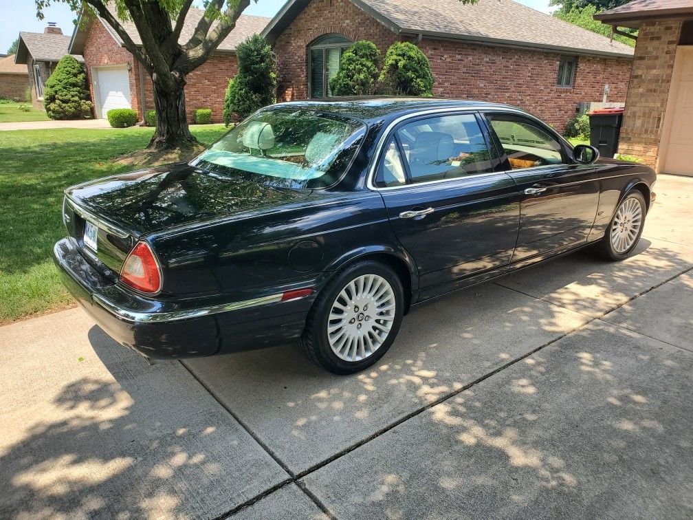 2006 Jaguar Vanden Plas - 06 Vanden Plas - Used - VIN SAJWA82B96SHO1223 - 82,000 Miles - 8 cyl - Automatic - Sedan - Black - Springfield, MO 65807, United States