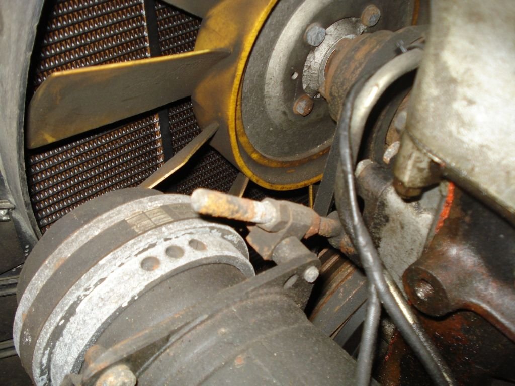 Miscellaneous - Air conditioner compressor bracket - Used - 1969 to 1985 Jaguar XJ6 - Singapore, Singapore