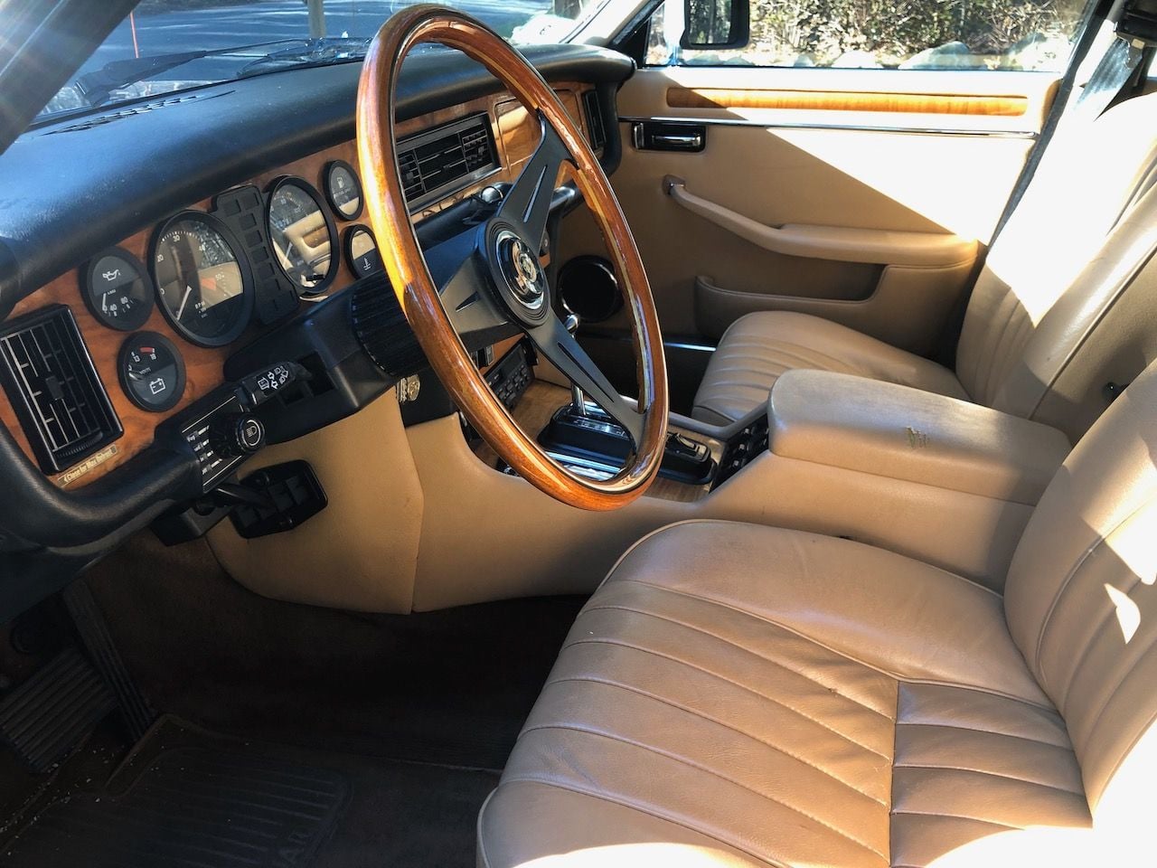 1987 Jaguar XJ6 - Nice condition, running, classic beauty - Used - VIN SAJAV1342HC466857 - 113,800 Miles - 6 cyl - 2WD - Automatic - Sedan - Blue - Weston, MA 02493, United States