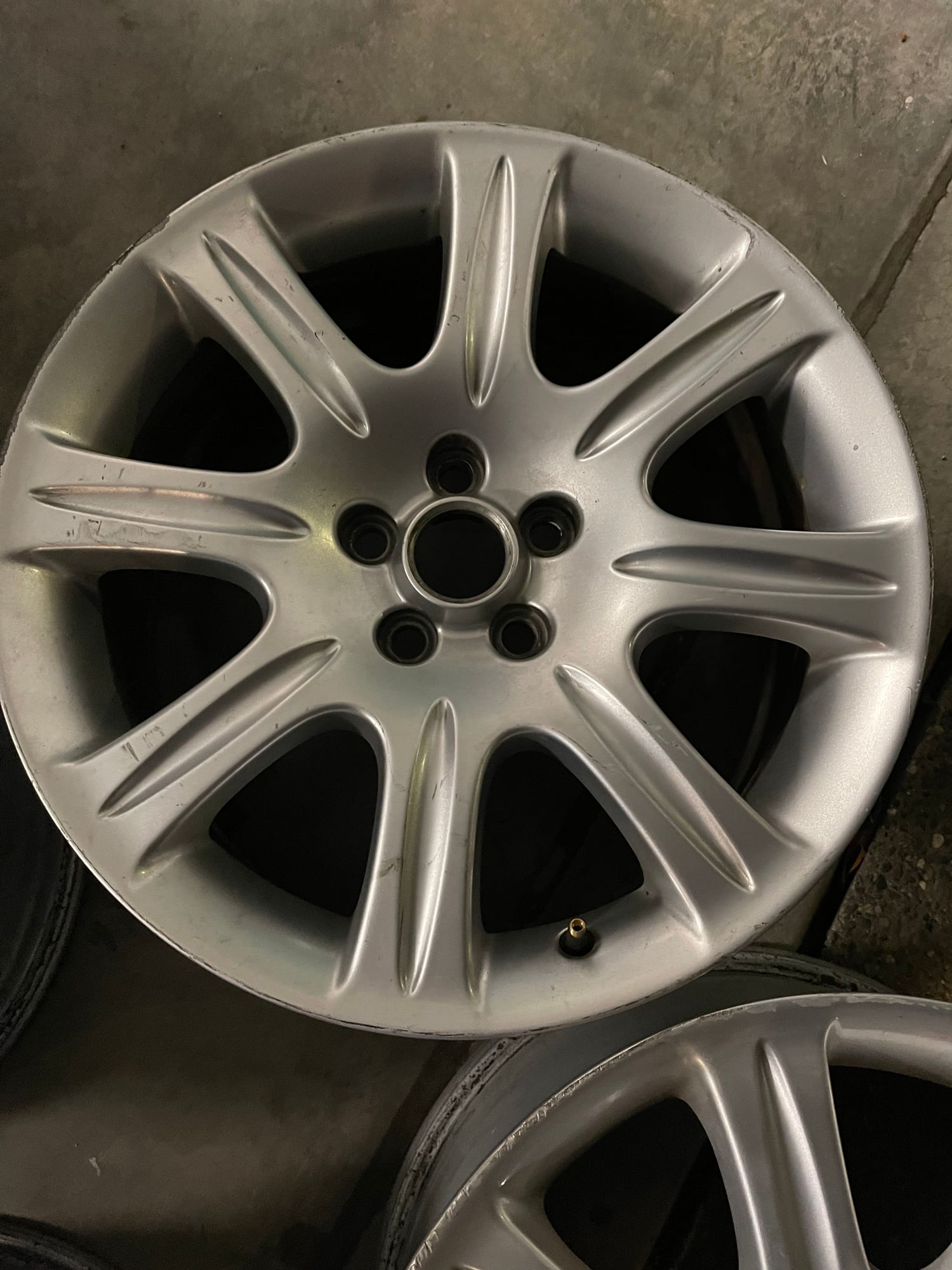 Wheels and Tires/Axles - XJ8 Dynamic 18x8 rims - set of 4.  8 on a scale if 10 - Used - 2004 to 2009 Jaguar XJ8 - Seattle, WA 98101, United States