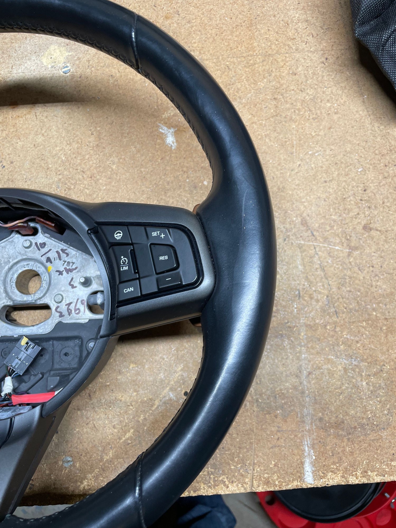 Steering/Suspension - F Type heated round steering wheel - Used - 2014 to 2022 Jaguar F-Type - Manassas, VA 20112, United States