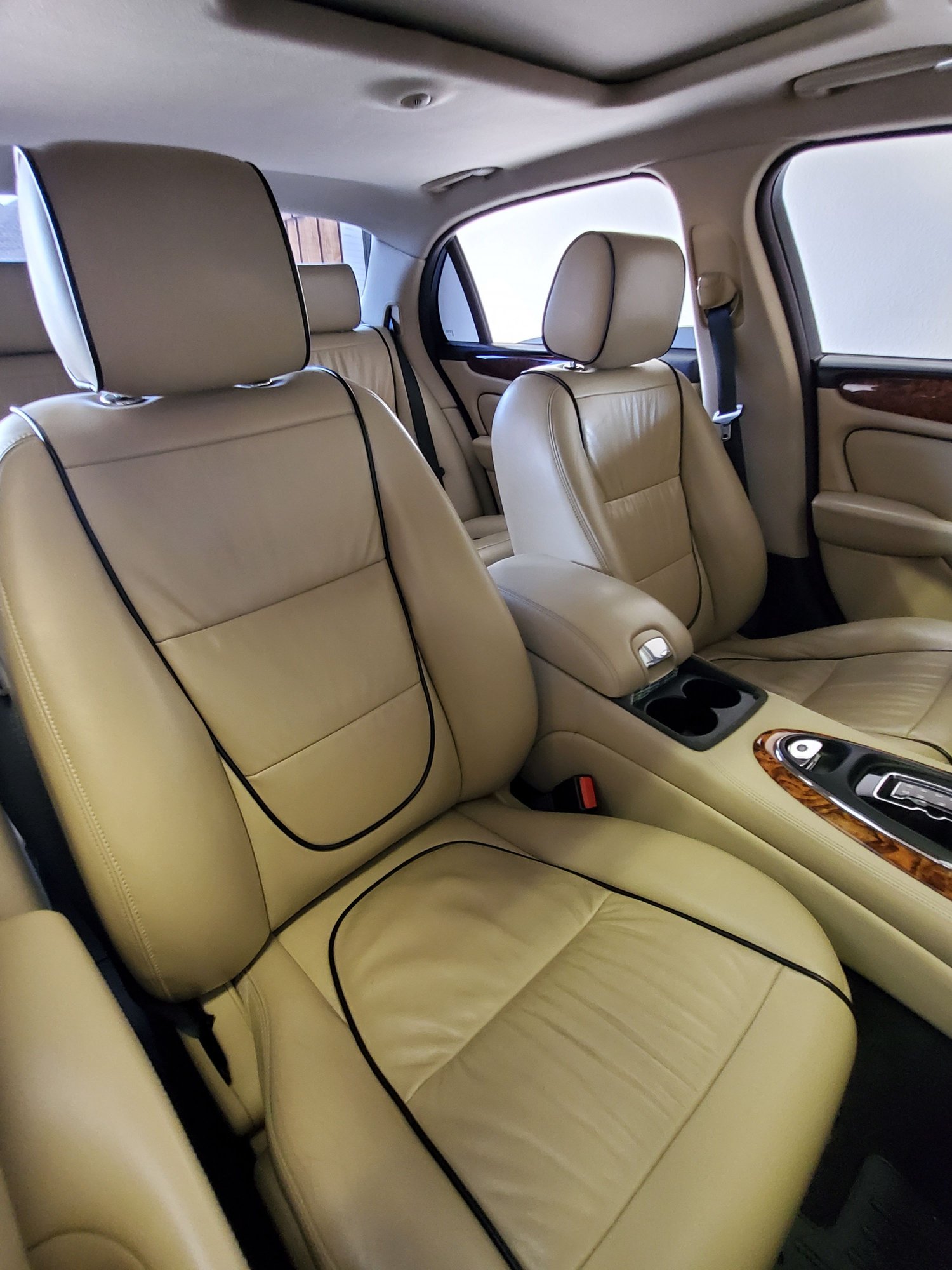2008 Jaguar XJ8 - 2008 XJ8 L Silver 103k miles X358 - Used - VIN SAJWA79B88SH20042 - 103,146 Miles - 8 cyl - 2WD - Automatic - Sedan - Silver - Frisco, TX 75035, United States