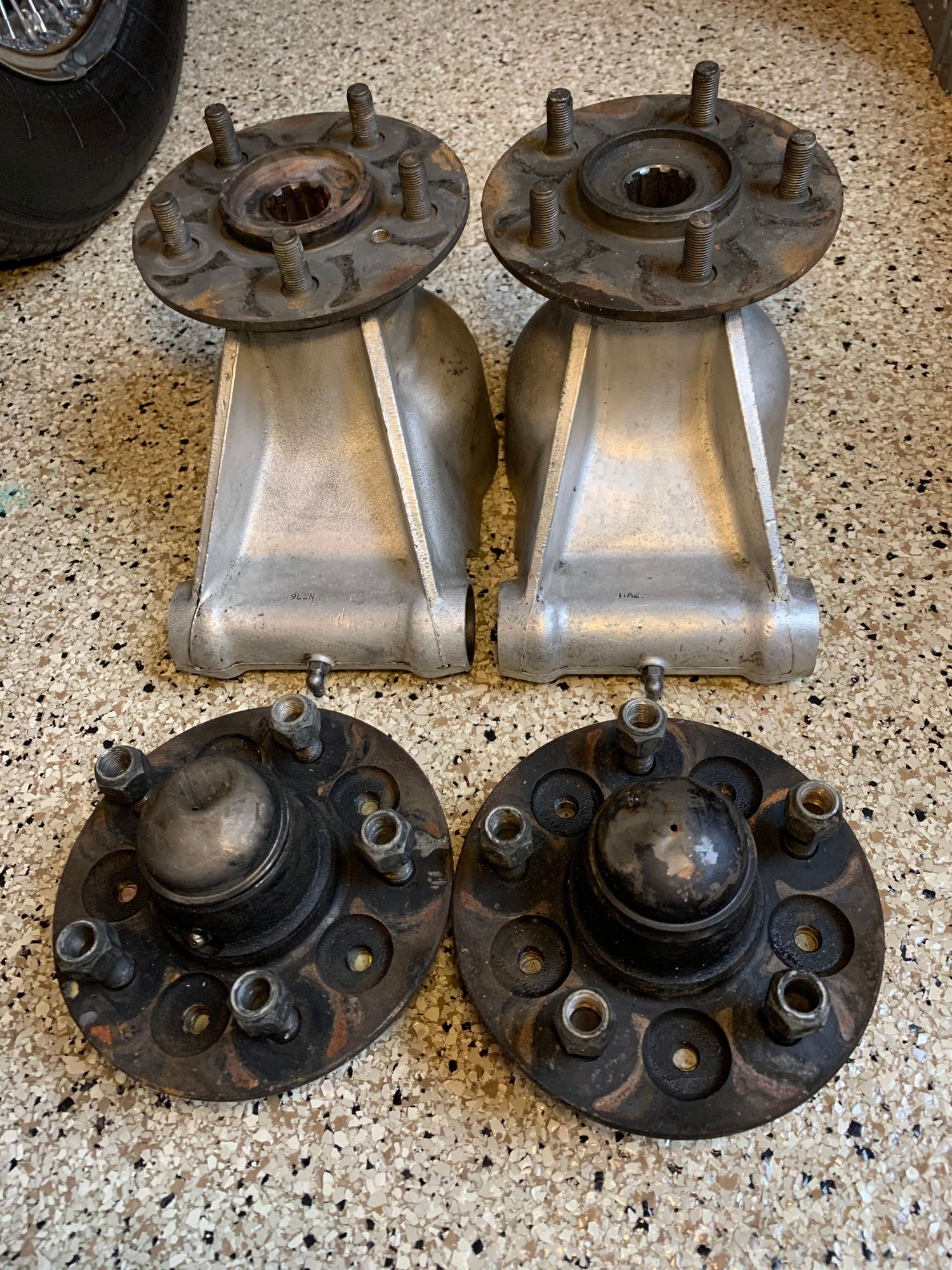 Wheels and Tires/Axles - Jaguar XKE/E Type Wheel Hubs and Hub Carriers - OEM complete set - Used - 1964 to 1974 Jaguar XKE - Indianapolis, IN 46256, United States