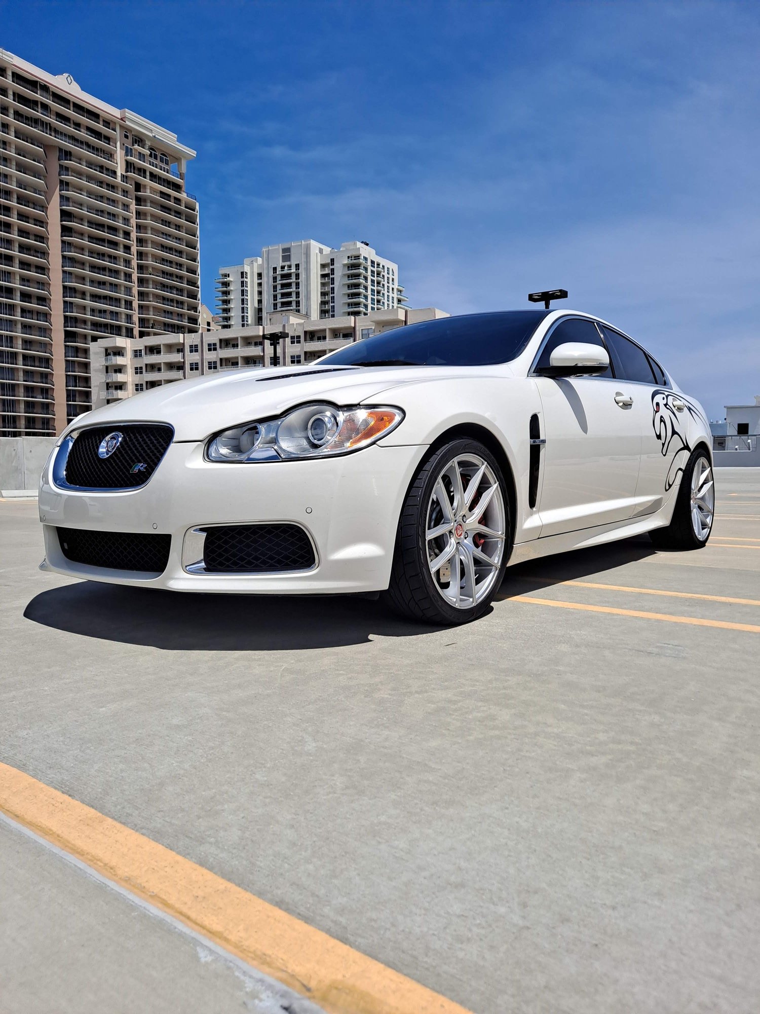 2010 Jaguar XFR - super saloon jaguar xfr 5.0 supercharged dream machine - Used - VIN Sajkxaojc6amr5096 - 92,000 Miles - 8 cyl - 2WD - Automatic - Sedan - White - Fort Lauderdale, FL 33304, United States