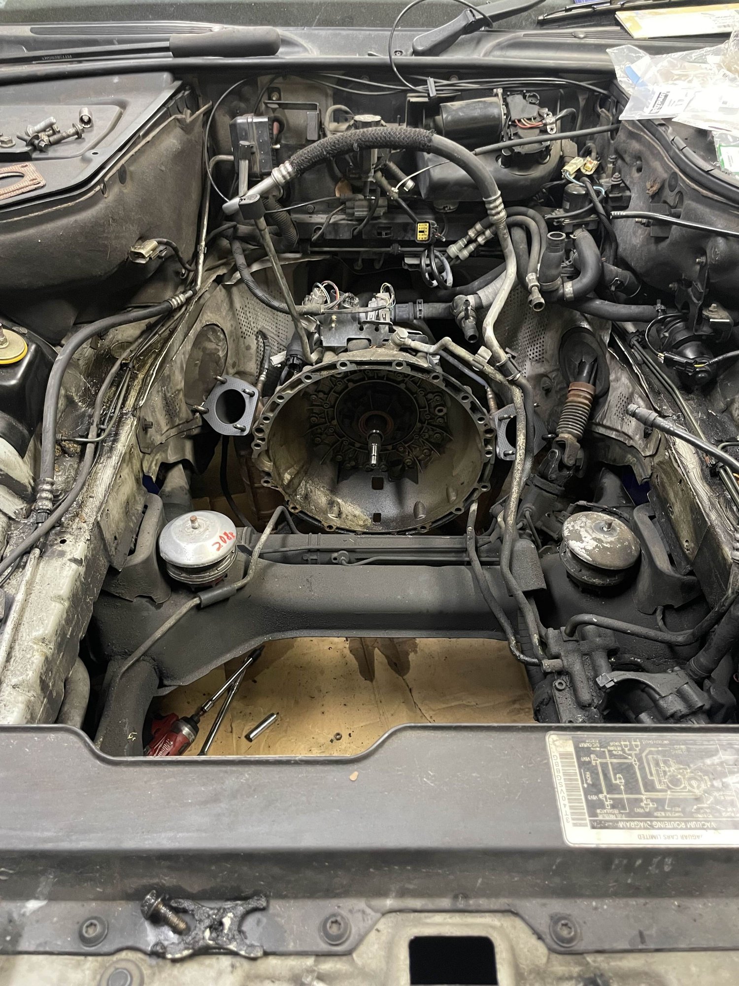 Engine compartment sans engine