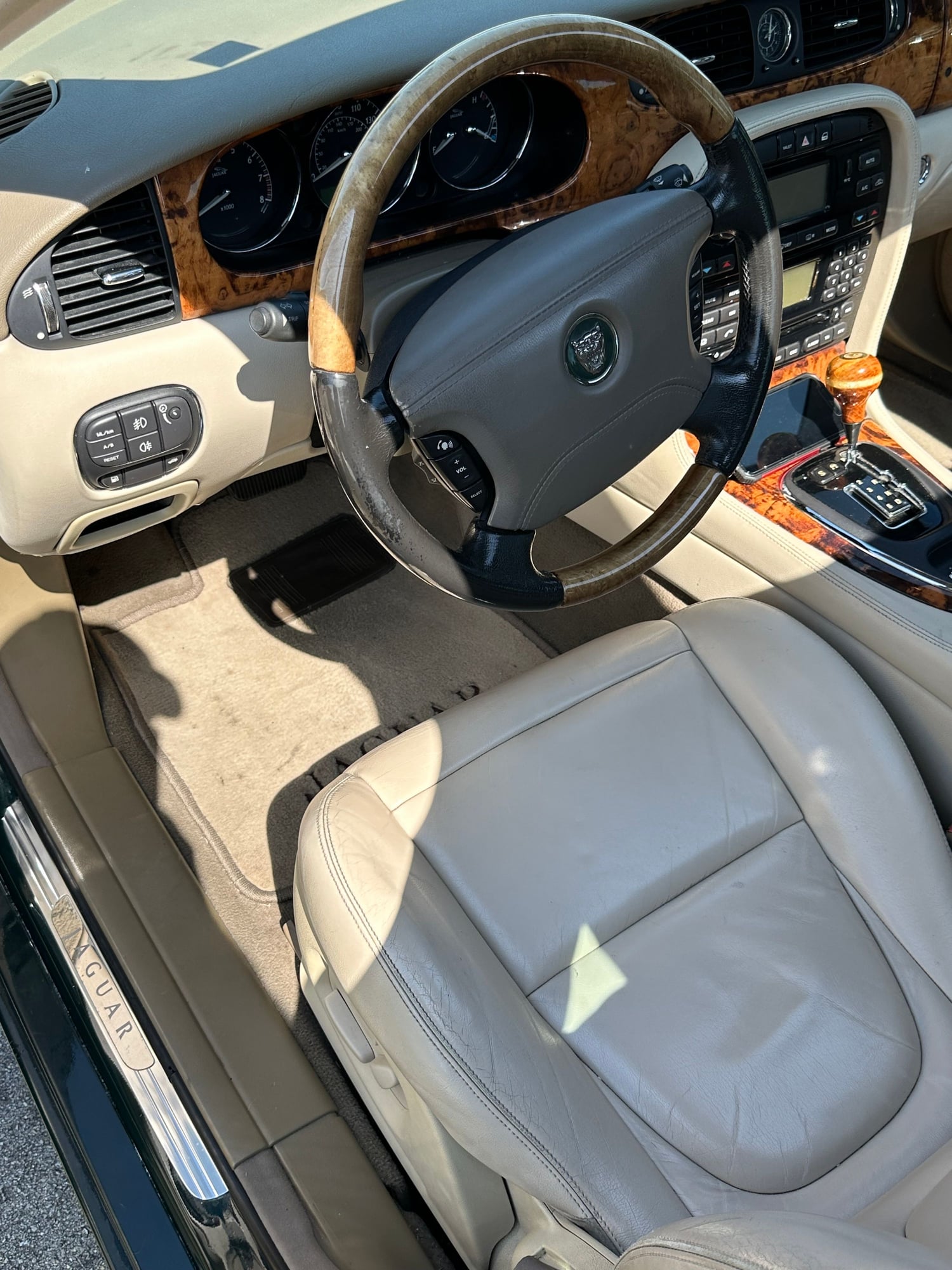 2004 Jaguar XJ8 - 2004 jag xj8 - Used - VIN SAJWA71C44SG27906 - 113,000 Miles - 8 cyl - 2WD - Automatic - Sedan - Other - Dayton, OH 45459, United States