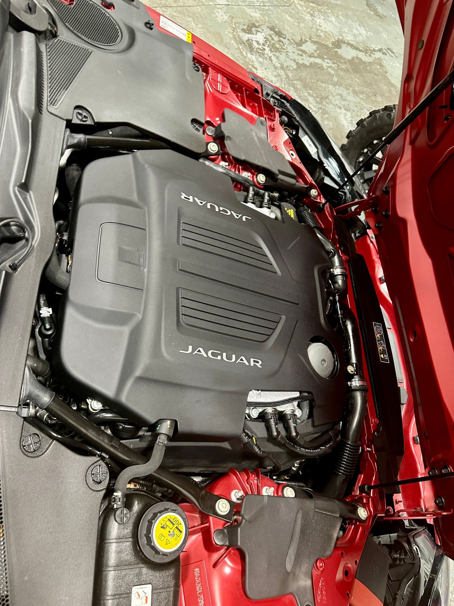 2016 Jaguar F-Type - 2016 Jaguar F Type R - Italian Racing Red, carbon ceramic brakes - Used - VIN SAJXJ6DL7GMK23806 - 27,100 Miles - 8 cyl - AWD - Automatic - Coupe - Red - Waterdown, ON L8B 0G, Canada