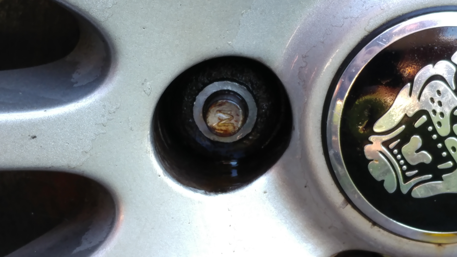Broken Lug Nut How To Remove? Jaguar Forums Jaguar Enthusiasts Forum