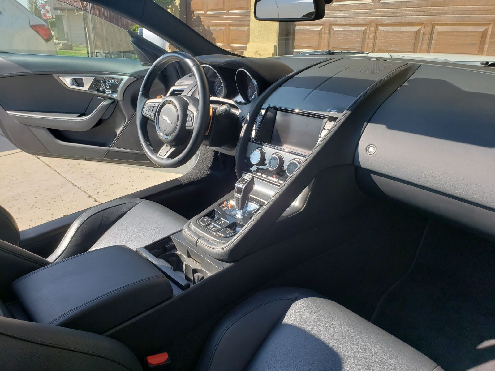 2014 Jaguar F-Type - 2014 F-Type V8S - Clean carfax, Title in hand - Used - VIN SAJWA6GL1EMK07752 - 56,950 Miles - 8 cyl - 2WD - Automatic - Convertible - White - Fresno, CA 93611, United States