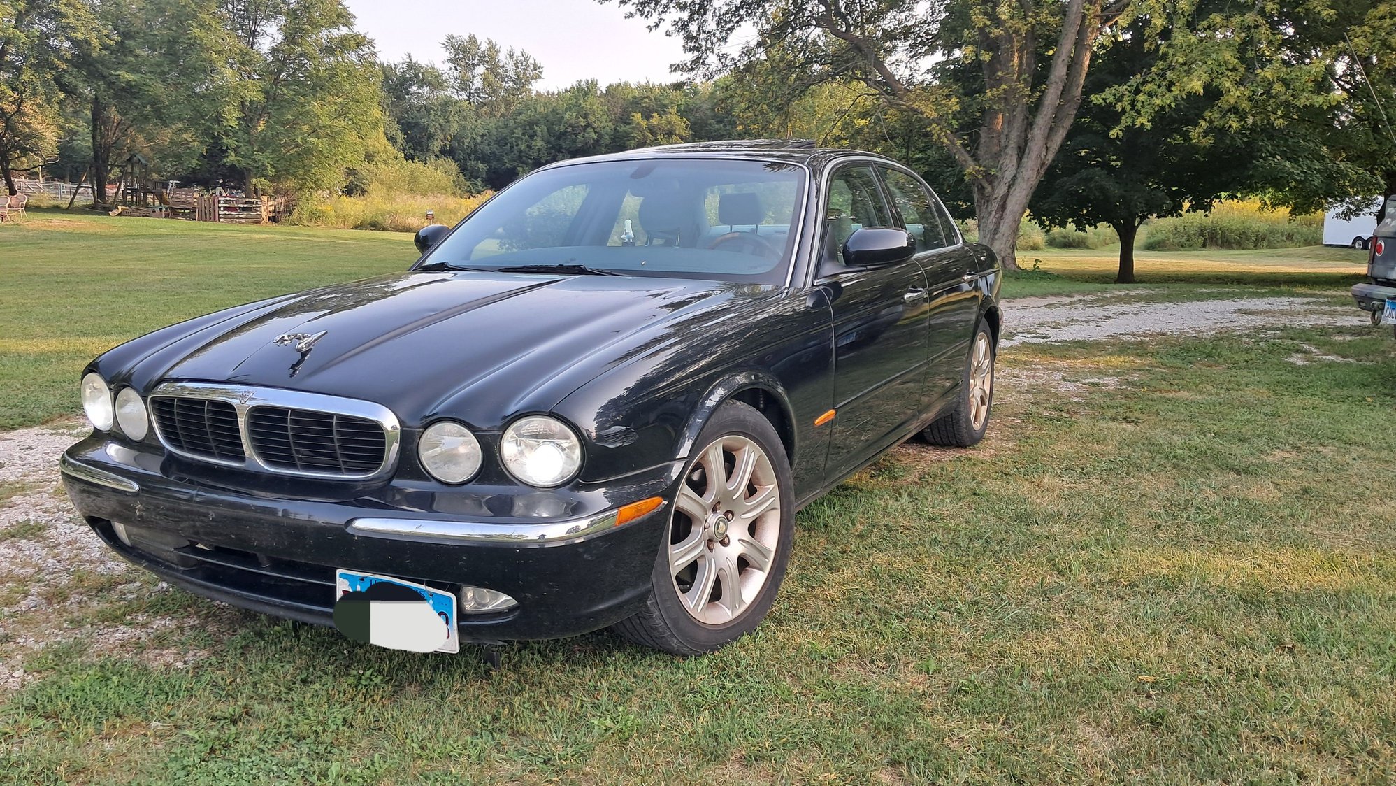 2004 Jaguar XJ8 - 2004 JAGUAR XJ8 - needs repair or good parts car - Used - VIN SAJEA71C94SG09252 - 129,000 Miles - 8 cyl - 2WD - Automatic - Sedan - Black - Kappa, IL 61738, United States