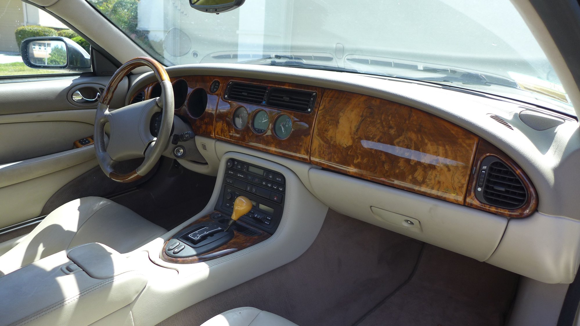 1997 Jaguar XK8 - 1997 Convertible Jaguar xk8 needs a new home - Used - VIN SAJGX2745VC010609 - 8 cyl - 2WD - Automatic - Convertible - Morgan Hill, CA 95037, United States