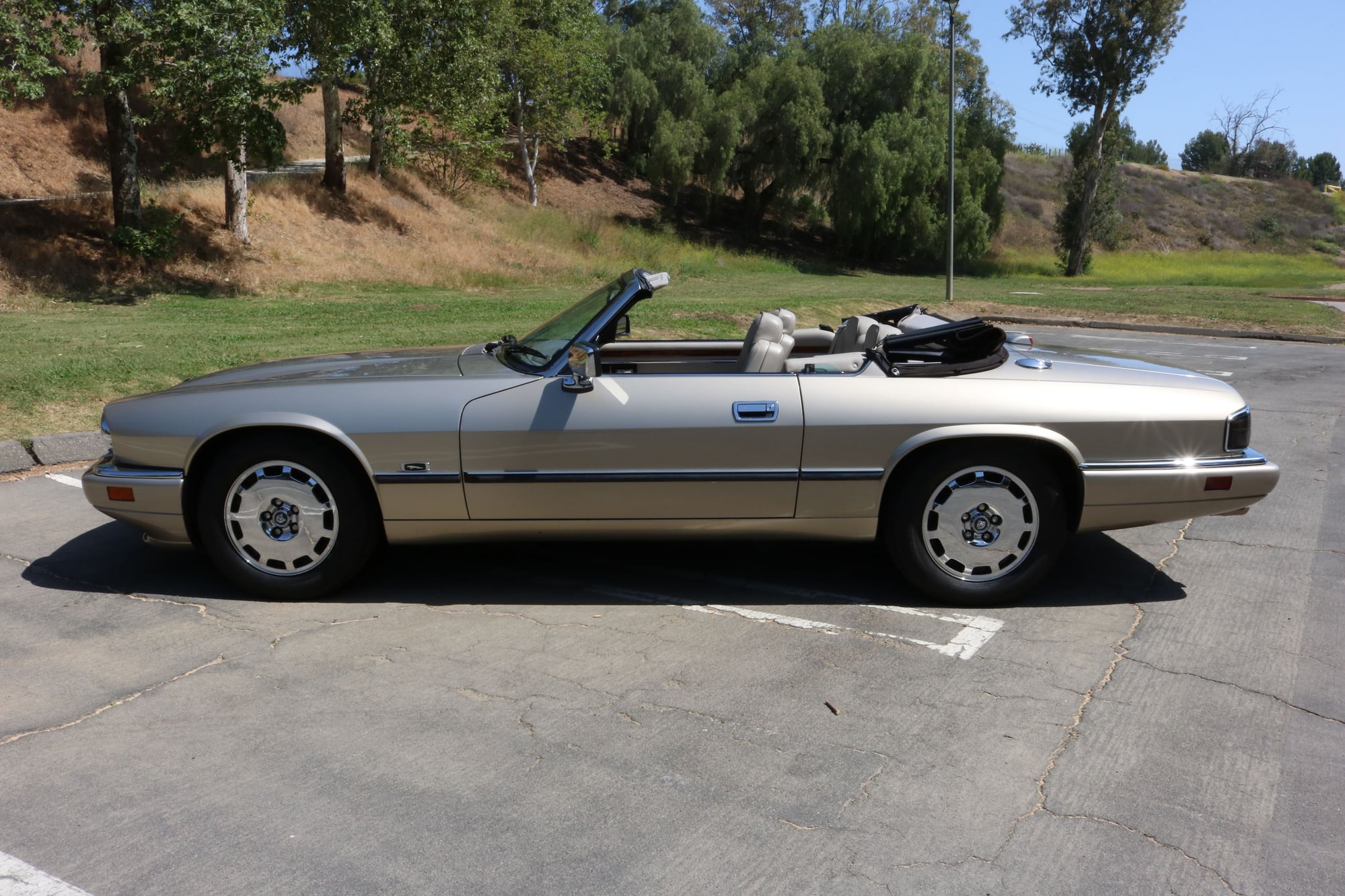 1996 Jaguar XJS - Beautiful 1996 Jaguar XJS 2+2 Convertible - Used - VIN SAJNX2747TC224635 - 33,000 Miles - 6 cyl - 2WD - Automatic - Coupe - Beige - Anaheim, CA 92807, United States