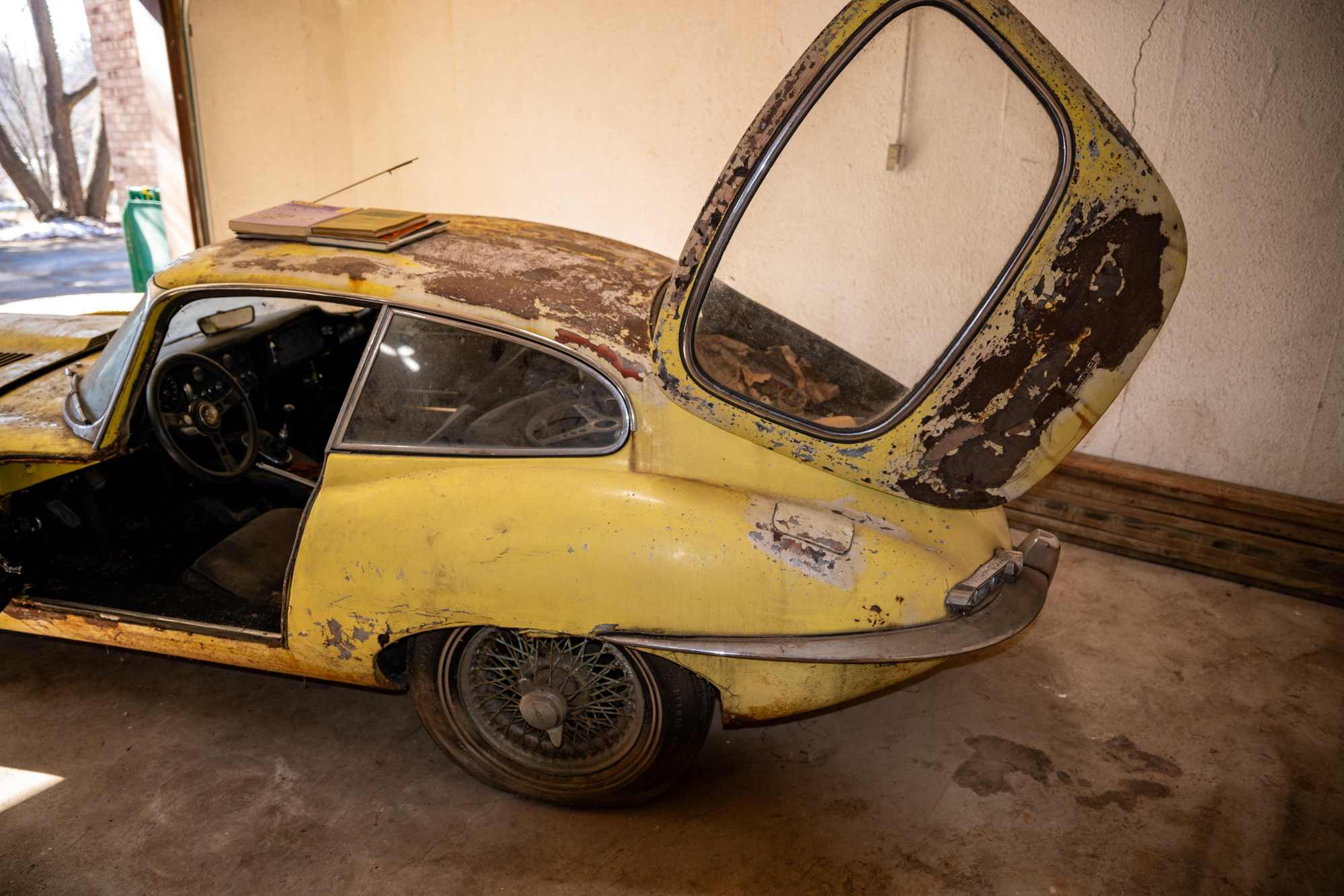 1964 Jaguar XKE - 1964 Jaguar XKE For Sale in Michigan - Used - VIN 00000000000889110 - 66,618 Miles - 6 cyl - 2WD - Manual - Coupe - Yellow - Romeo, MI 48065, United States