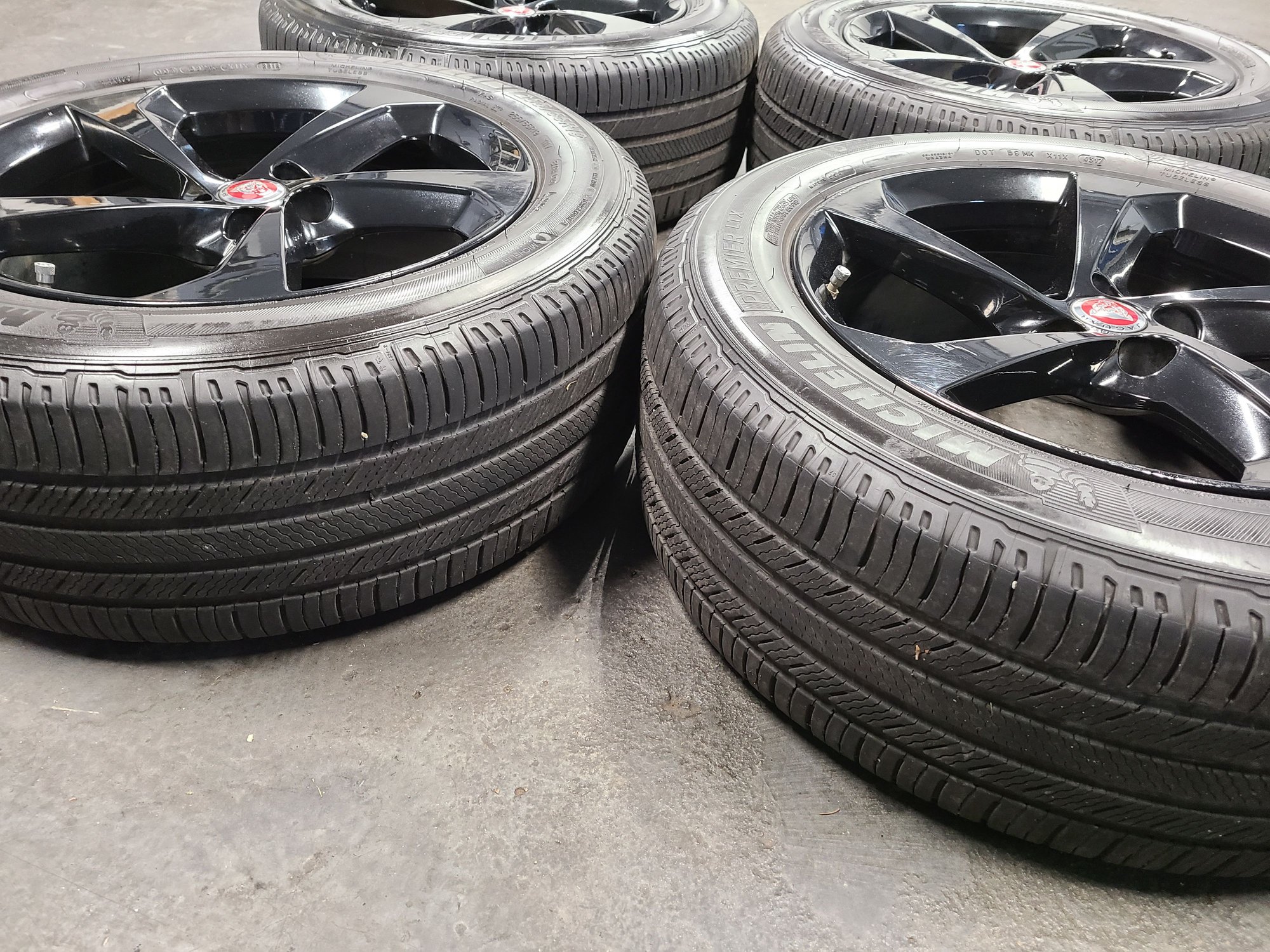 Wheels and Tires/Axles - 4x 19" Jaguar F-Pace Black Wheels & Michelin 255/55R19 Tires Factory OEM F Pace - Used - All Years Jaguar F-Pace - All Years Jaguar F-Type - Cleveland, OH 44135, United States