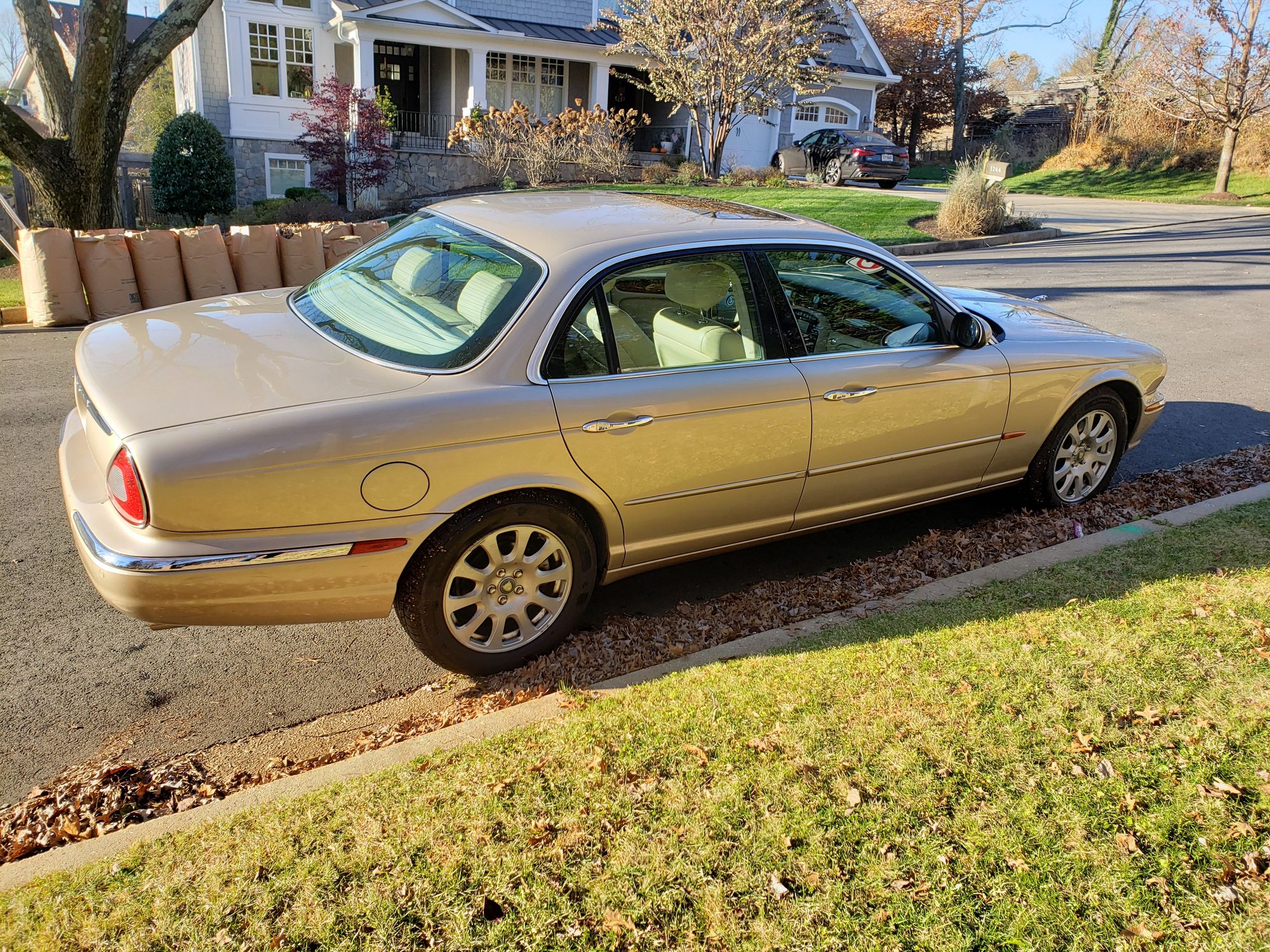2004 Jaguar XJ8 - 2004 XJ8 for sale - Used - VIN SAJEA71C24SG11716 - 111,000 Miles - 8 cyl - 2WD - Automatic - Sedan - Gold - Mclean, VA 22101, United States