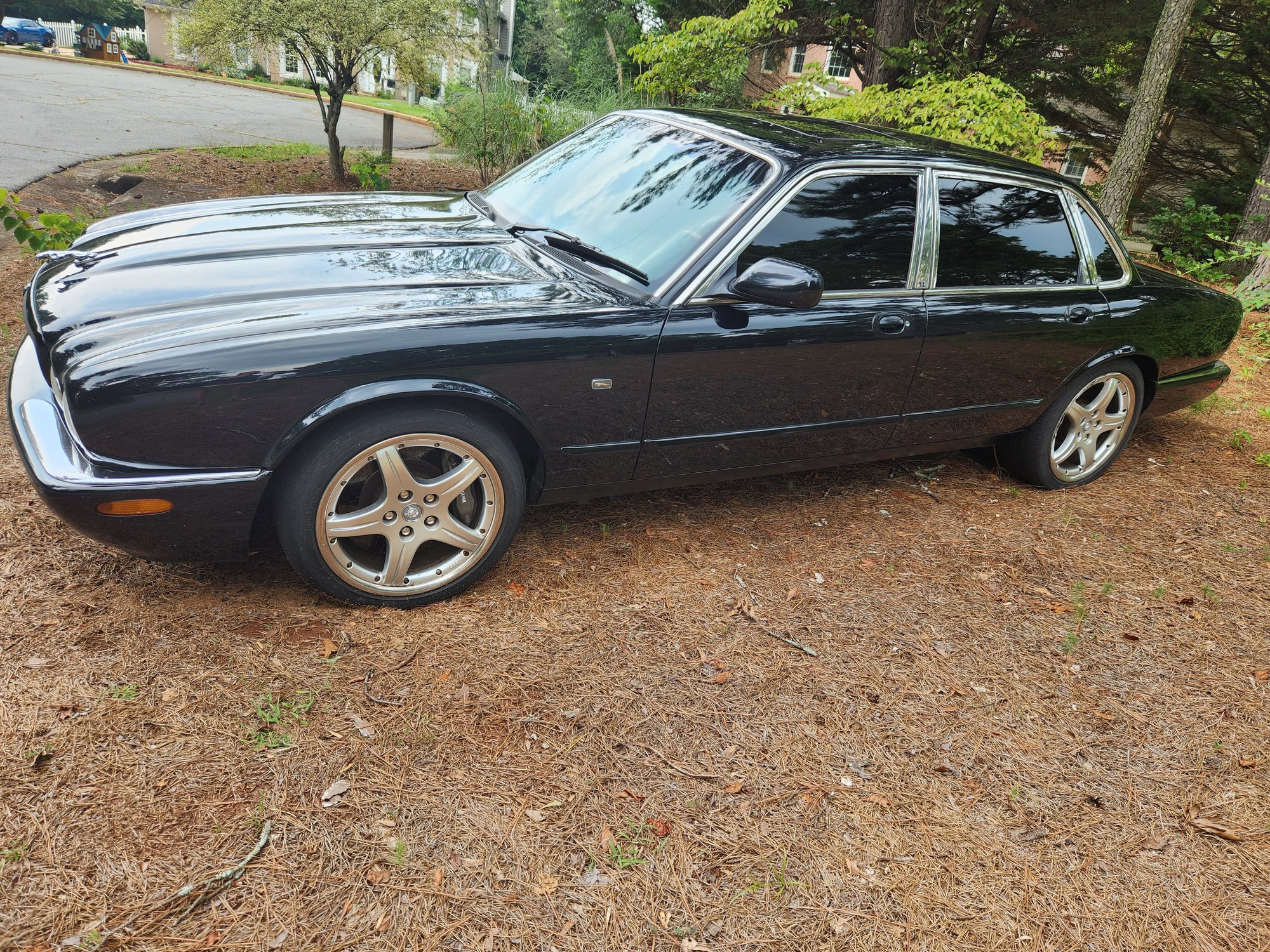 2003 Jaguar XJR - 2003 XJR for Sale - Used - VIN SAJDA15B23MF56620 - 155,650 Miles - 8 cyl - 2WD - Automatic - Sedan - Black - Lawrencevile, GA 30043, United States