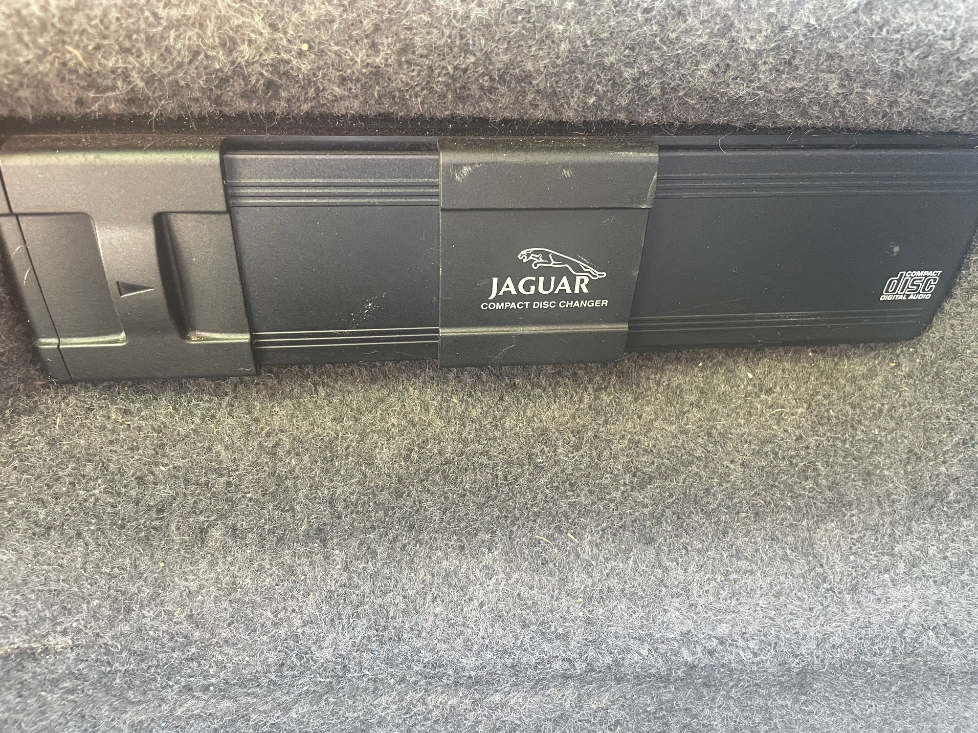 2001 Jaguar XJ8 - 2001 XJ8 LWB X308 w/XJR Wheels 100K miles - Used - VIN SAJDA23C81LF27448 - 100,000 Miles - 8 cyl - 2WD - Automatic - Sedan - White - Clearwater, FL 33764, United States