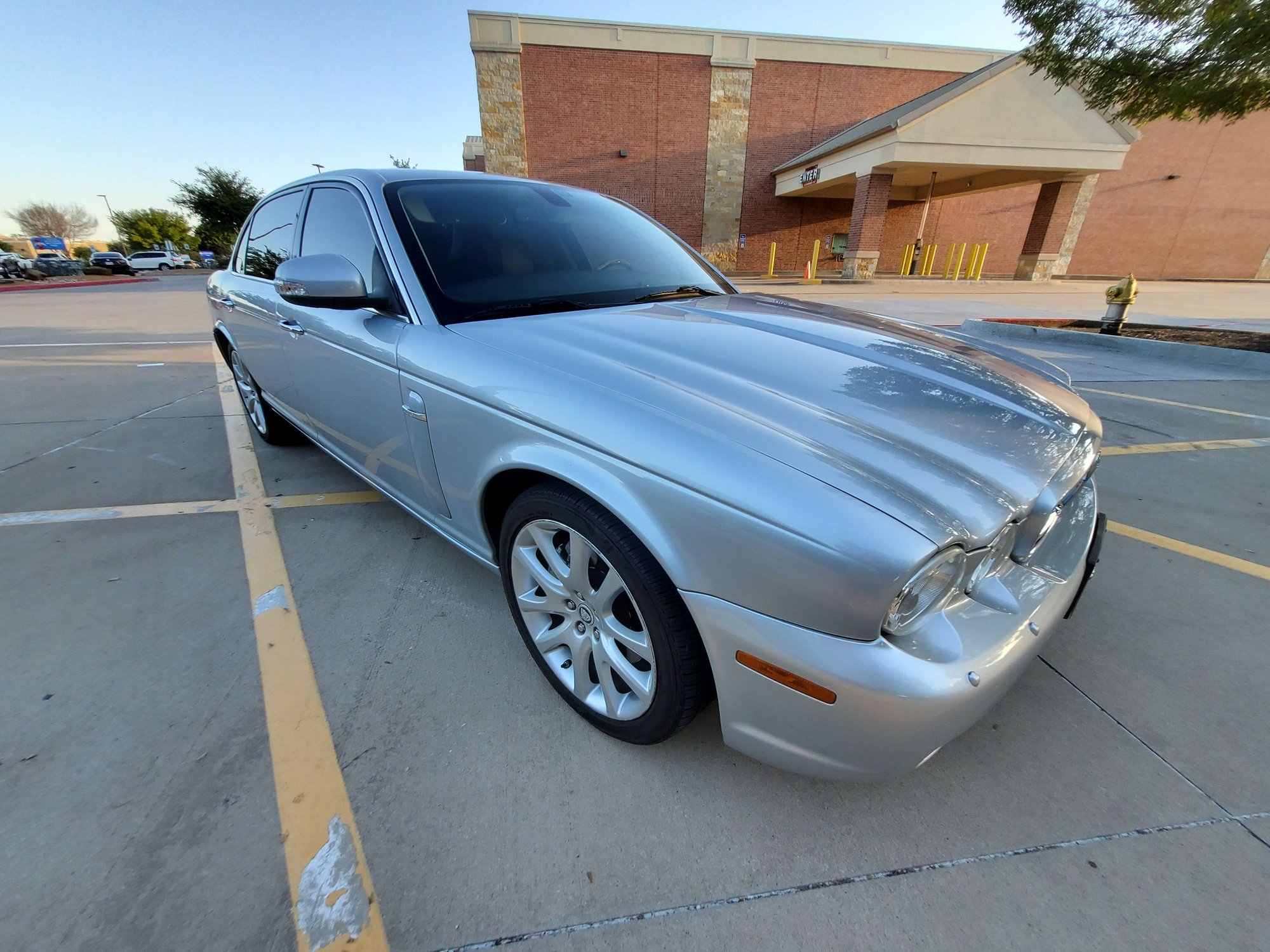 2008 Jaguar XJ8 - 2008 XJ8 L Silver 103k miles X358 - Used - VIN SAJWA79B88SH20042 - 103,146 Miles - 8 cyl - 2WD - Automatic - Sedan - Silver - Frisco, TX 75035, United States