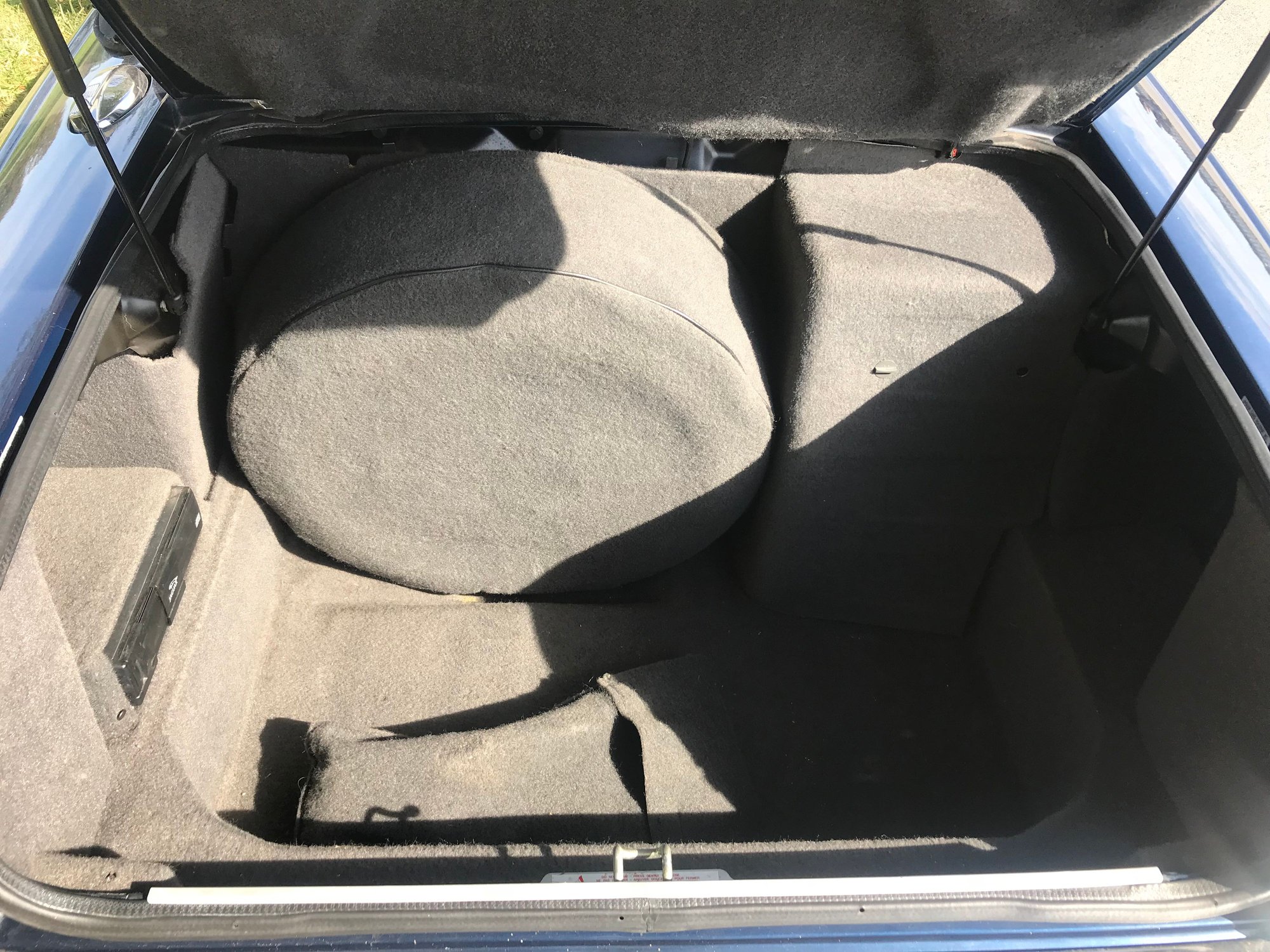 1996 Jaguar XJS - 1996 Jaguar XJS Celebration Model - Used - VIN SAJNX2749TC224555 - 100,000 Miles - 6 cyl - 2WD - Automatic - Convertible - Blue - Baltimore, MD 21218, United States