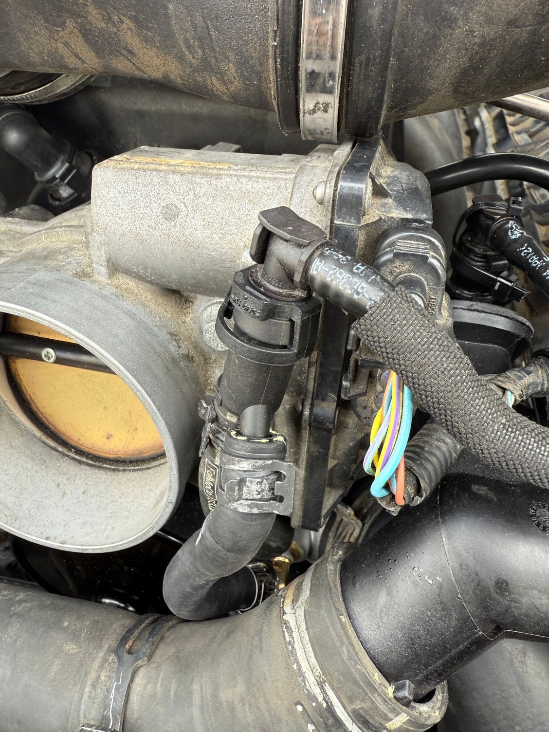 If helpful the collar sits on two pipes that come out of the coolant reservoir (the pipe that�s at the top of the coolant reservoir and then it splits into two)