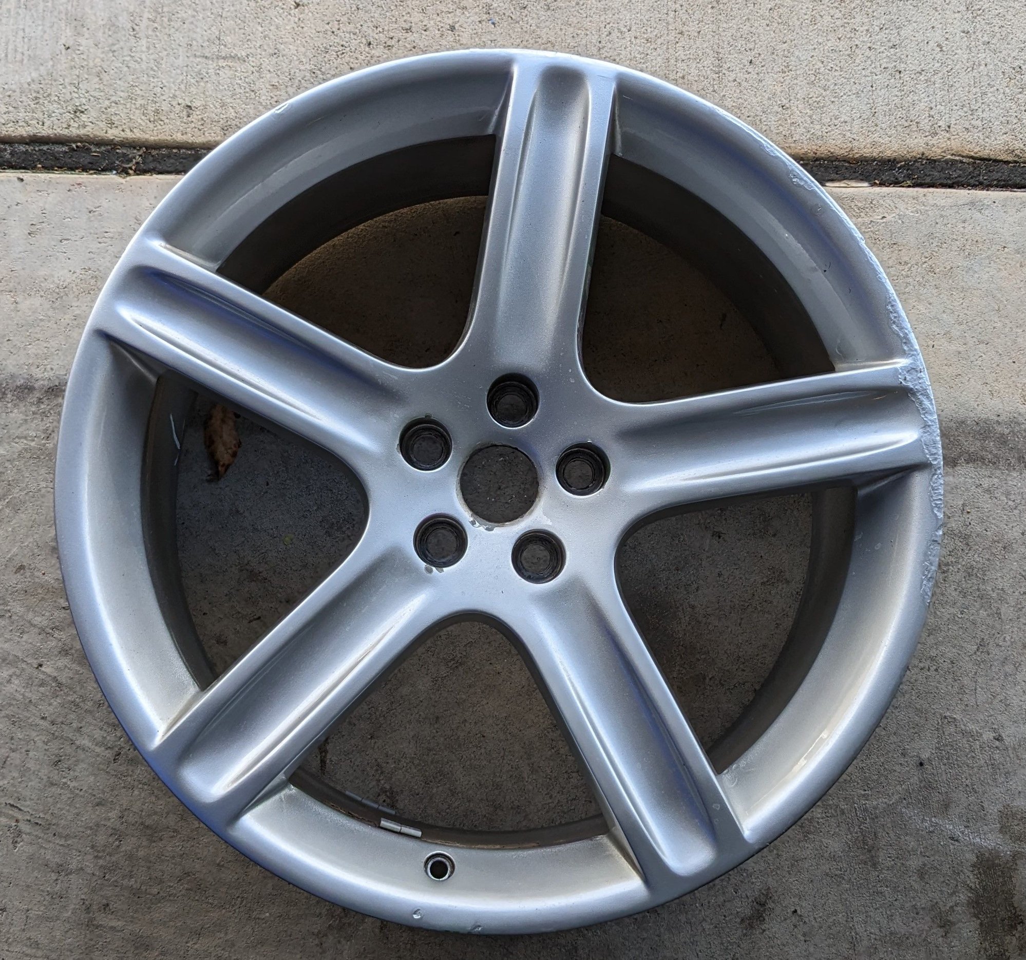 Wheels and Tires/Axles - XJ Castillo 20 inch wheel - cracked - Used - All Years  All Models - Roselle, IL 60172, United States