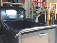 Rear view of the bed garnish removable spoiler for loading the bed
