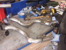After MUCH cutting welding fabrication..... 2 days !
Even had to make a different mounting system as the standard 'short tube' woldnt allow the pipe over the axle ( and was in wrong place

Still not quite there, pity the XJC ( Series2 ) ones were not available