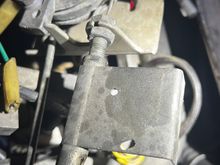 And my XJS has that missing, even some witness marks from the little bracket that sandwiches the mount. Odd.