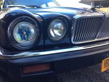 Semi sealed units with 6000k H4 bulbs.