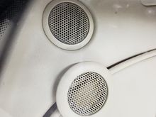 Grill from the door compared to the one in the dash.