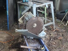 Scrap Saw Bench, gotta be worth a 'Tenner' just for the Motor and I can use the Table for a Welding Bench