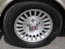 XJ12 wheels....ohh shiny!!!  And fairly new michelins