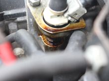 Where the heck is this Oily Substance coming from? Not how the Fuel Pipe is Clean and not leaking