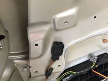 two spare cables / ports in boot?