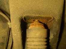 Original RH damper with buffer missing (disintegrated)