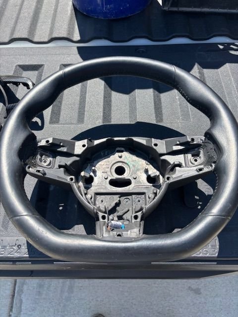 Steering/Suspension - Flat bottom, heated steering wheel, carbon fiber trim - Used - 2014 to 2017 Jaguar F-Type - Gilroy, CA 95020, United States