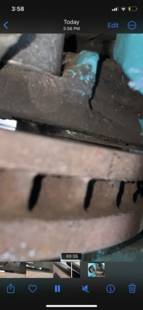 See how the outter edge of the pad doesn't get contact (upper view)