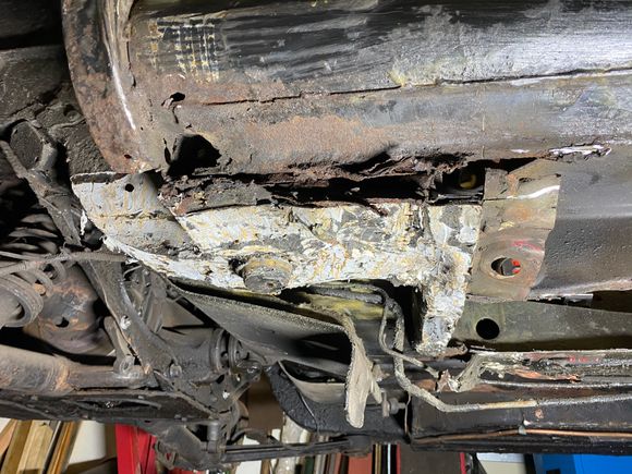 Horrible repair of the floor pan