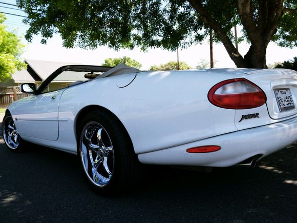 The car is now fitted with 245/40-19" front tires & 275/40-19" rear tires.