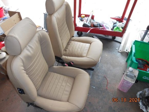 AFTER. THESE ARE LSEAT COVERS.
I STILL HAVE SOME ADJUSTMENTS TO DO.
PULLING AND STRETCHING THE LEATHER IS NO FUN AT ALL